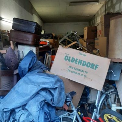 Gerümpel in einem Raum